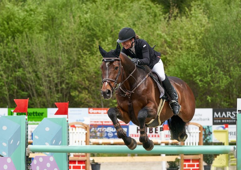 How to Walk a Show Jumping Course