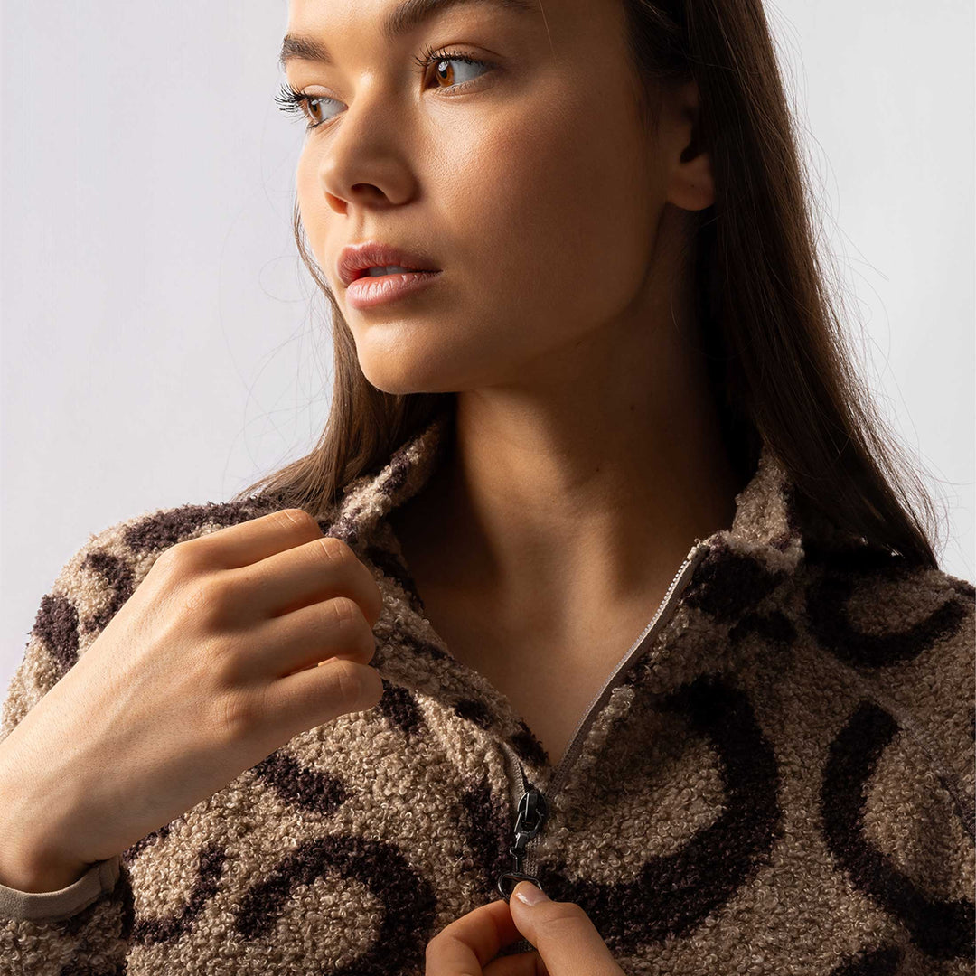 Horze Ariana Womens Teddy Fleece Jacket image 