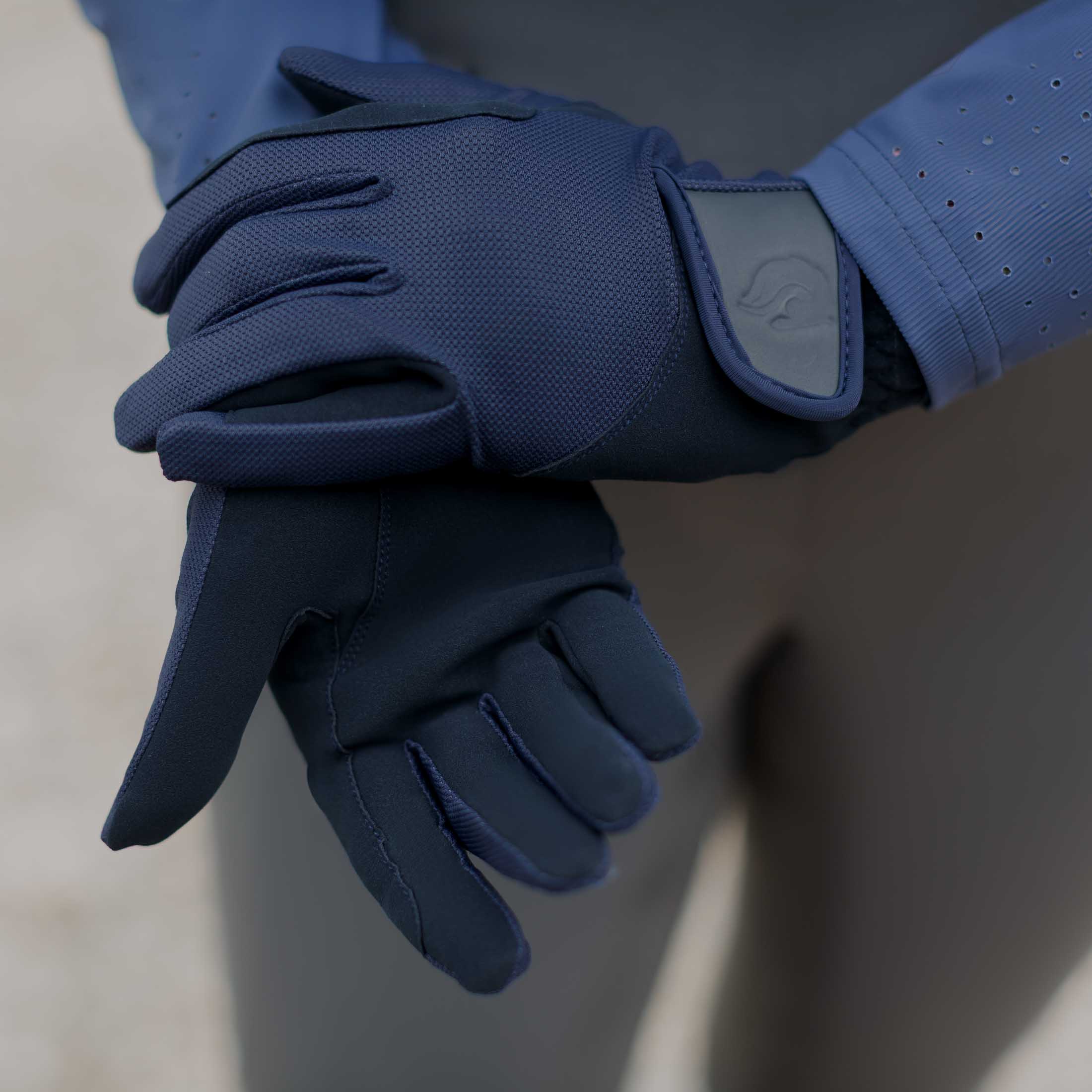 Winter riding gloves