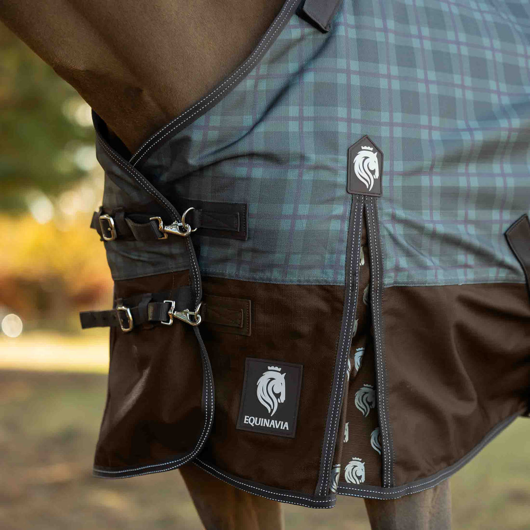 Equinavia Arktis Regular Neck Mid Weight Turnout Blanket 200g image 