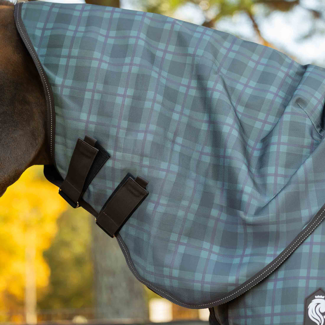 Equinavia Arktis Regular Neck Mid Weight Turnout Blanket 200g image 
