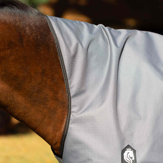 Equinavia Arktis Extended Neck Mid Weight Turnout Blanket 200g image 