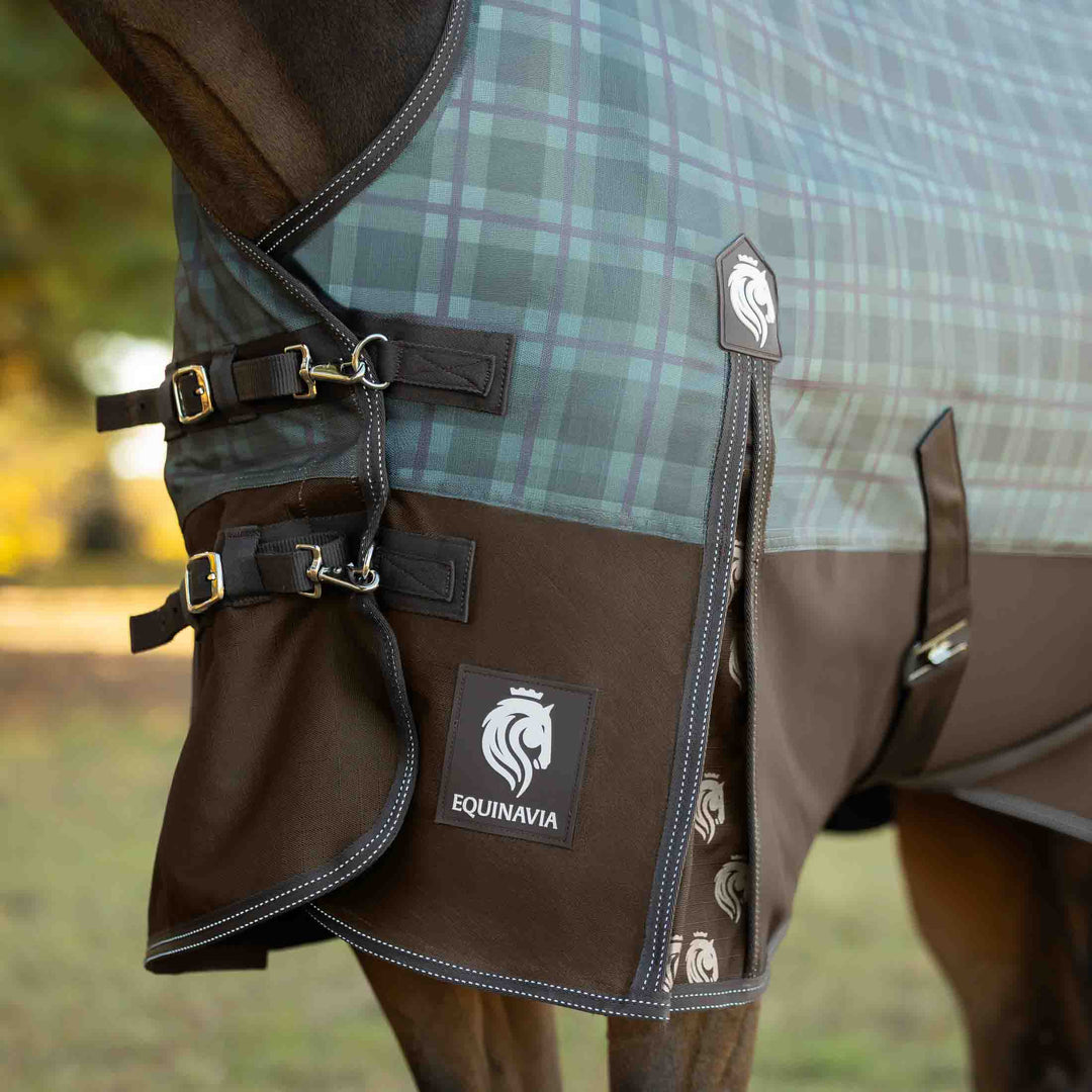Equinavia Arktis Extended Neck Mid Weight Turnout Blanket 200g image 