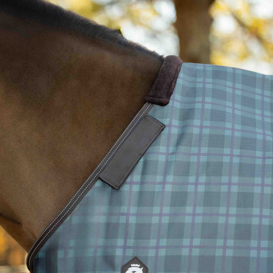 Equinavia Arktis Regular Neck Mid Weight Turnout Blanket 200g image 