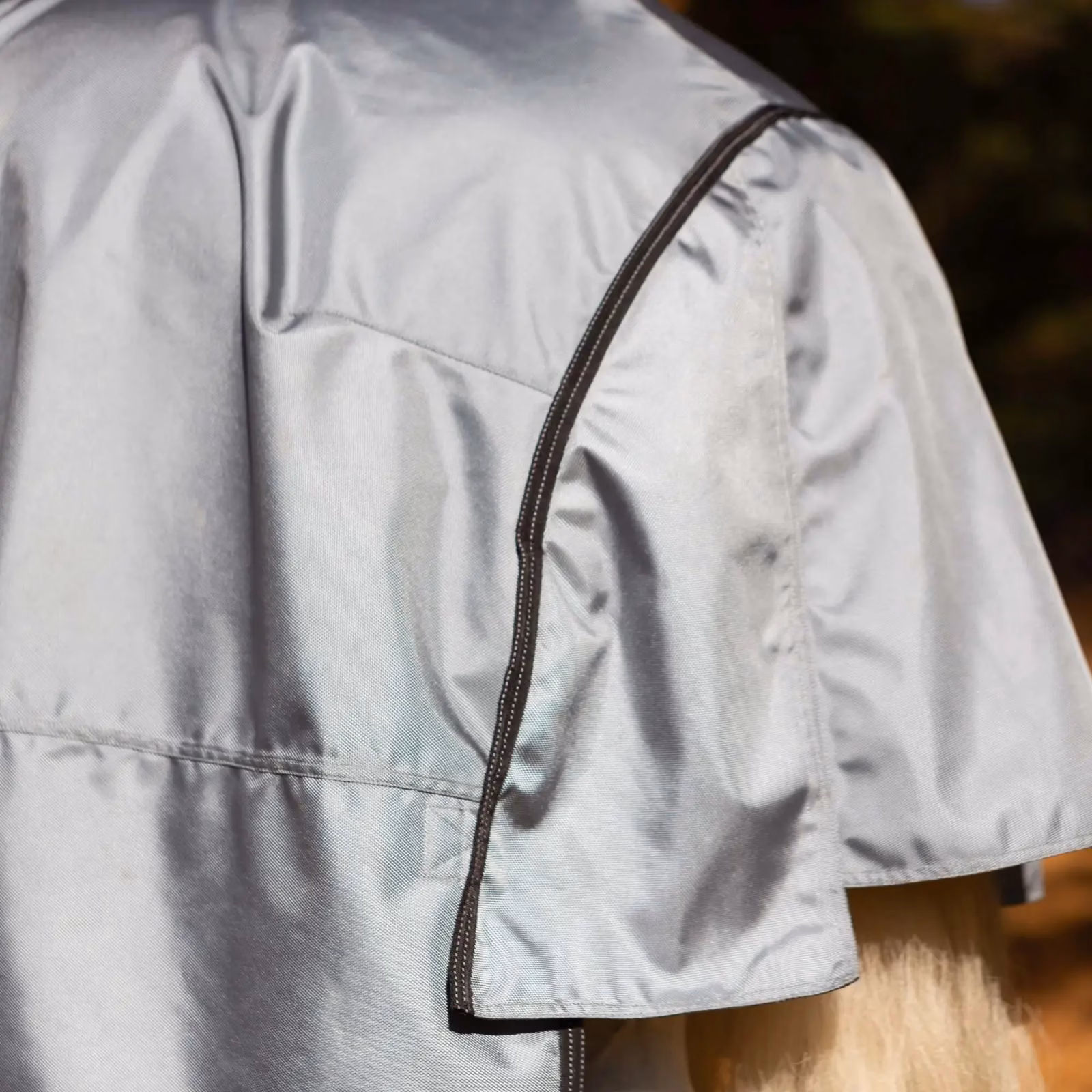 Equinavia Thunder 360 Detachable Neck Mid-Heavy Weight Turnout Blanket