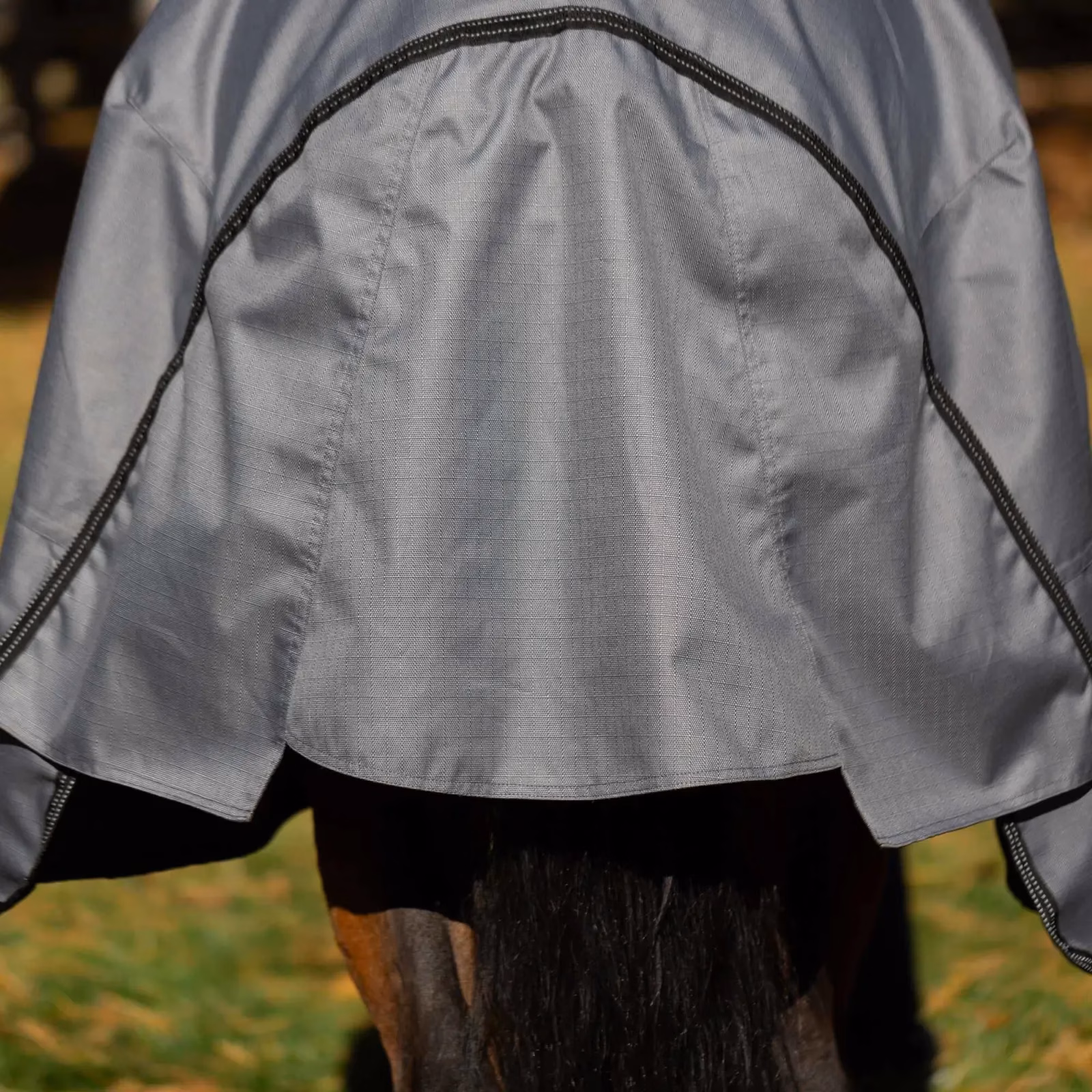 Equinavia Arktis Extended Neck Light Weight Turnout Blanket